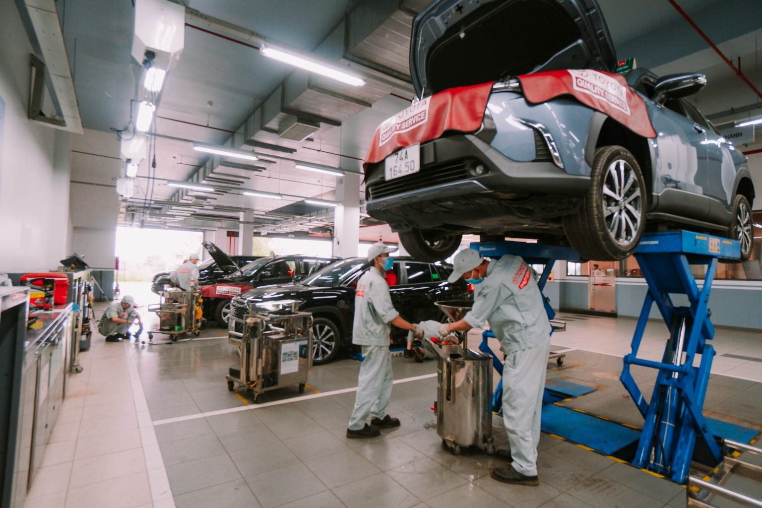 Đội ngũ kỹ thuật viên Toyota Quảng Trị lành nghề, có tay nghề cao.