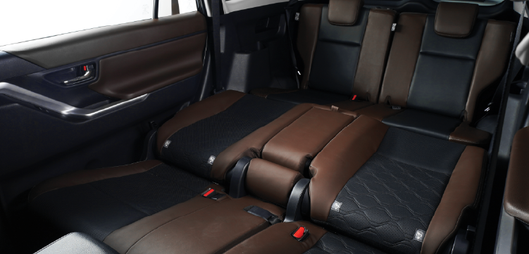 INNOVA CROSS -  - Chế độ sofa trên Innova Cross