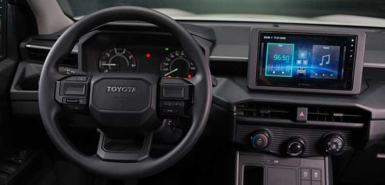 HILUX STANDARD 2.8 4X2 MT -  - Khoang lái rộng rãi, tiện nghi trên Hilux Stabdard 2.8 4X4 MT